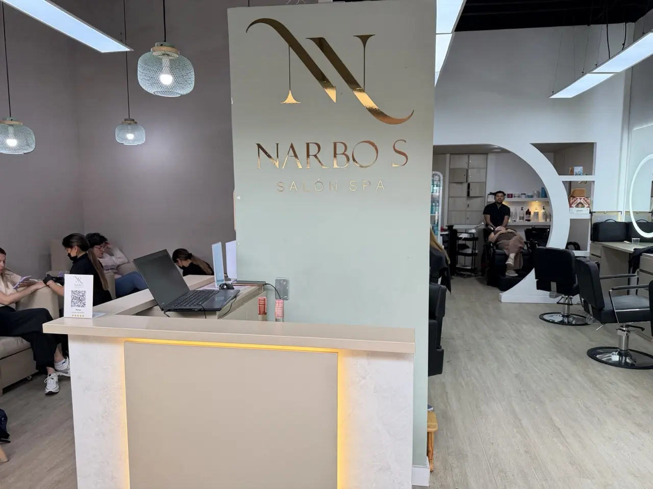 Equipo de profesionales de Narbo's Salón Spa Chía