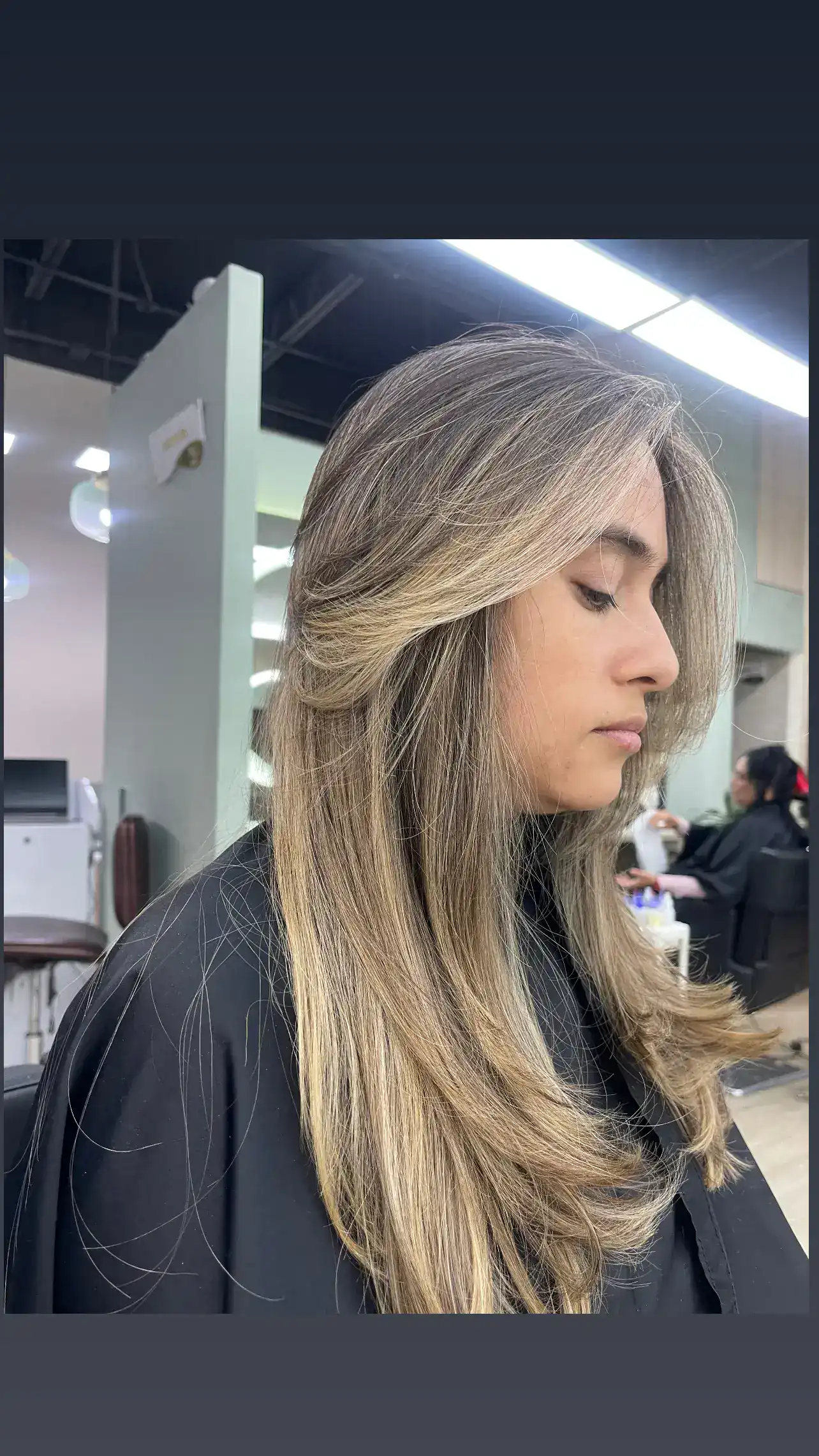 Balayage Rubio Iluminado Corte Capas - Narbos Salon Chia